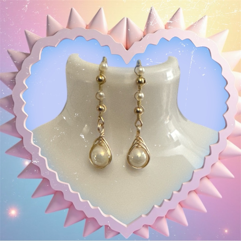 Elegant Gold and Pearl Drop Earrings